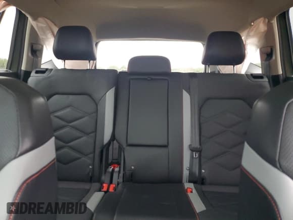 ✅ 2024 Volkswagen Atlas Peak Edition SE • VIN: 1V2CR2CA3RC587405 • Lot: 79447944. Listed on Copart with 5,334 mi. Free auction sales archive from the USA and detailed vehicle history report at DreamBid. Image 10.