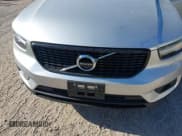 ✅ 2019 Volvo XC40 R-Design • VIN: YV4162UM5K2096501 • Lot: 43699484. Listed on IAAI with 81,588 mi. Free auction sales archive from the USA and detailed vehicle history report at DreamBid. Image 6.