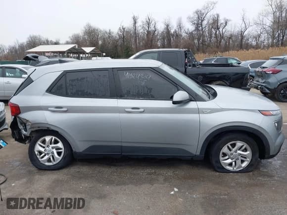 ✅ 2021 Hyundai Venue SE • VIN: KMHRB8A31MU113197 • Lot: 41324304. Listed on IAAI with 120,115 mi. Free auction sales archive from the USA and detailed vehicle history report at DreamBid. Image 13.