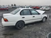 ✅ 1993 Toyota Corolla DLX • VIN: 1NXAE09E3PZ084818 • Lot: 83915434. Wystawiony na Copart z przebiegiem 247 850 mil. Bezpłatny archiwum sprzedaży aukcyjnych z USA i szczegółowy raport historii pojazdu na DreamBid. Zdjęcie 3.