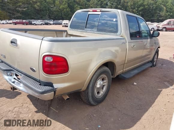 ✅ 2001 Ford F-150 XLT • VIN: 1FTRW07L51KD50381 • Лот: 43204473. Опубликован ранее на IAAI с пробегом Не указан. Бесплатный доступ к архиву аукционных продаж из США и подробный отчёт об истории автомобиля на DreamBid. Изображение 4.