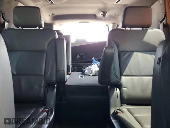 ✅ 2021 Chevrolet Suburban LT • VIN: 1GNSCCKD3MR458593 • Lot: 71007874. Wystawiony na Copart z przebiegiem 58 577 mil. Bezpłatny archiwum sprzedaży aukcyjnych z USA i szczegółowy raport historii pojazdu na DreamBid. Zdjęcie 10.