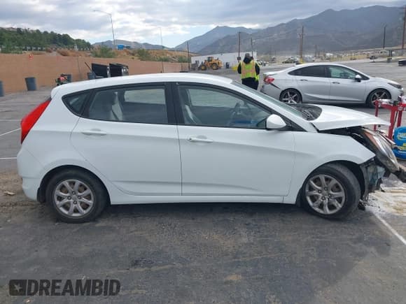 ✅ 2013 Hyundai Accent GS • VIN: KMHCT5AE4DU107557 • Lot: 43691485. Listed on IAAI with 158,960 mi. Free auction sales archive from the USA and detailed vehicle history report at DreamBid. Image 13.
