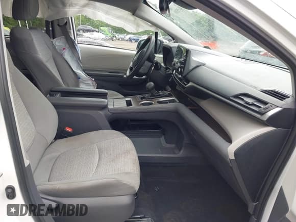 ✅ 2021 Toyota Sienna LE • VIN: 5TDBRKEC8MS008394 • Lot: 42155301. Listed on IAAI with 56,946 mi. Free auction sales archive from the USA and detailed vehicle history report at DreamBid. Image 5.