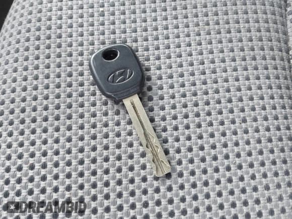 ✅ 2012 Hyundai Sonata GLS • VIN: 5NPEB4AC6CH424824 • Lot: 43610948. Wystawiony na IAAI z przebiegiem 136 342 mil. Bezpłatny archiwum sprzedaży aukcyjnych z USA i szczegółowy raport historii pojazdu na DreamBid. Zdjęcie 11.