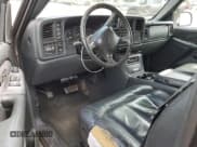 ✅ 2001 Chevrolet Silverado 2500HD LS • VIN: 1GCHK29U71E258941 • Лот: 56692395. Опубликован ранее на Copart с пробегом 189 133 миль. Бесплатный доступ к архиву аукционных продаж из США и подробный отчёт об истории автомобиля на DreamBid. Изображение 8.