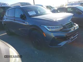 ✅ 2024 Volkswagen Tiguan SE R-Line Black • VIN: 3VV8B7AX6RM180825 • Lot: 43416735. Wystawiony na IAAI z przebiegiem 14 178 mil. Bezpłatny archiwum sprzedaży aukcyjnych z USA i szczegółowy raport historii pojazdu na DreamBid. Zdjęcie 1.