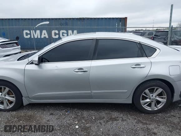 ✅ 2015 Nissan Altima SL • VIN: 1N4BL3AP2FC282992 • Lot: 41980768. Listed on IAAI with 187,550 mi. Free auction sales archive from the USA and detailed vehicle history report at DreamBid. Image 14.