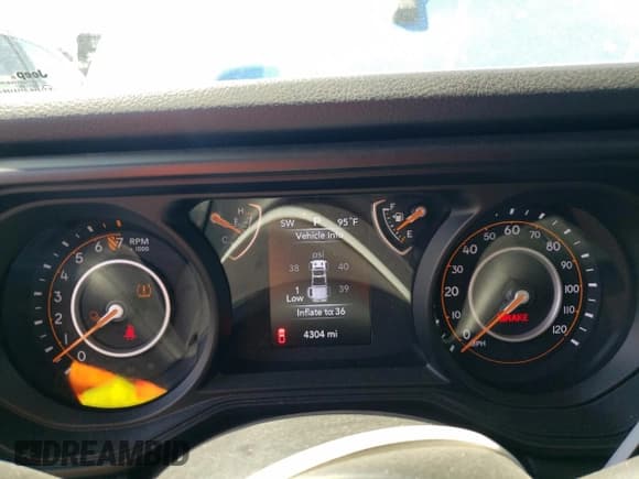 ✅ 2024 Jeep Gladiator Sport • VIN: 1C6JJTAG3RL123552 • Lot: 62649885. Wystawiony na Copart z przebiegiem 4 304 mil. Bezpłatny archiwum sprzedaży aukcyjnych z USA i szczegółowy raport historii pojazdu na DreamBid. Zdjęcie 9.