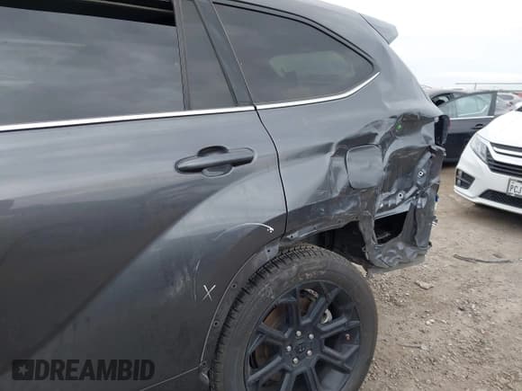 ✅ 2022 Toyota Highlander L • VIN: 5TDCZRAH5NS117041 • Lot: 42829998. Wystawiony na IAAI z przebiegiem 53 347 mil. Bezpłatny archiwum sprzedaży aukcyjnych z USA i szczegółowy raport historii pojazdu na DreamBid. Zdjęcie 6.