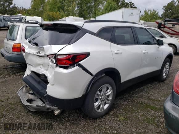 2021 Chevrolet Blazer LT z VIN 3GNKBJR40MS550044, wystawiony jako Copart lot #62065623 z przebiegiem 28 703 mil mil oraz . Historia ofert i sprzedaży dostępna na DreamBid. Obrazek 3.