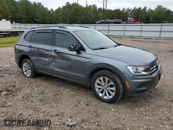 ✅ 2019 Volkswagen Tiguan S • VIN: 3VV1B7AX2KM063475 • Lot: 80260635. Listed on Copart with 51,189 mi. Free auction sales archive from the USA and detailed vehicle history report at DreamBid. Image 4.