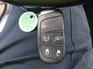 ✅ 2018 Jeep Grand Cherokee High Altitude • VIN: 1C4RJECG4JC247189 • Lot: 41672715. Wystawiony na IAAI z przebiegiem 107 005 mil. Bezpłatny archiwum sprzedaży aukcyjnych z USA i szczegółowy raport historii pojazdu na DreamBid. Zdjęcie 11.