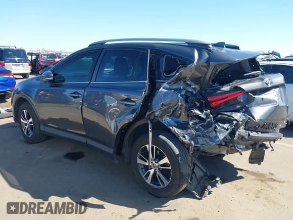 ✅ 2018 Toyota RAV4 XLE • VIN: JTMWFREV6JJ739192 • Lot: 43354082. Wystawiony na IAAI z przebiegiem 69 384 mil. Bezpłatny archiwum sprzedaży aukcyjnych z USA i szczegółowy raport historii pojazdu na DreamBid. Zdjęcie 3.