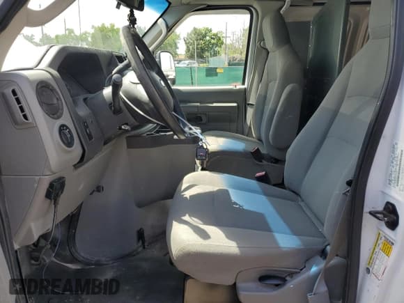 ✅ 2014 Ford Econoline Cargo Commercial • VIN: 1FTNE2EW3EDA33705 • Lot: 60919935. Listed on Copart with 174,371 mi. Free auction sales archive from the USA and detailed vehicle history report at DreamBid. Image 7.