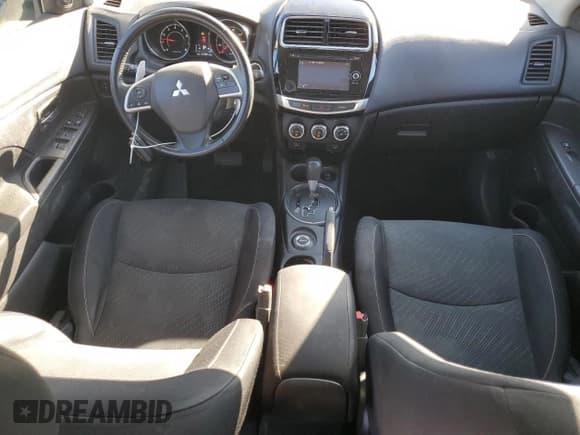 ✅ 2015 Mitsubishi Outlander SE • VIN: 4A4AR4AU0FE061680 • Lot: 89681775. Listed on Copart with 110,101 mi. Free auction sales archive from the USA and detailed vehicle history report at DreamBid. Image 8.