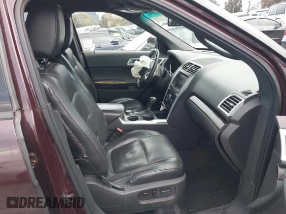 ✅ 2011 Ford Explorer Limited • VIN: 1FMHK8F84BGA65464 • Lot: 41773168. Wystawiony na IAAI z przebiegiem 154 848 mil. Bezpłatny archiwum sprzedaży aukcyjnych z USA i szczegółowy raport historii pojazdu na DreamBid. Zdjęcie 5.