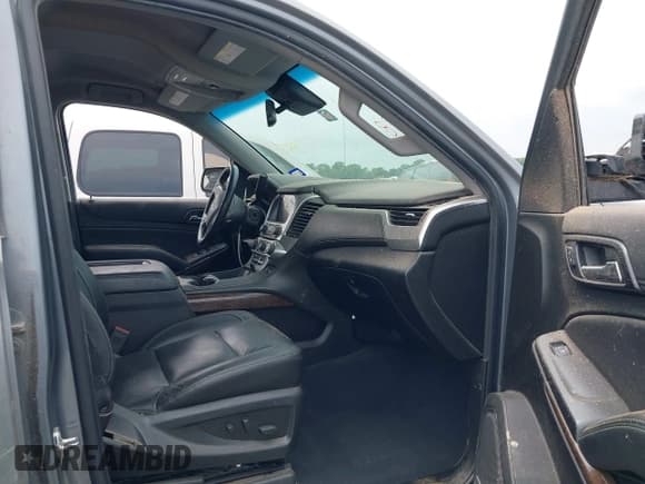 ✅ 2020 Chevrolet Tahoe LT • VIN: 1GNSCBKC1LR103972 • Lot: 42148438. Wystawiony na IAAI z przebiegiem 94 640 mil. Bezpłatny archiwum sprzedaży aukcyjnych z USA i szczegółowy raport historii pojazdu na DreamBid. Zdjęcie 5.