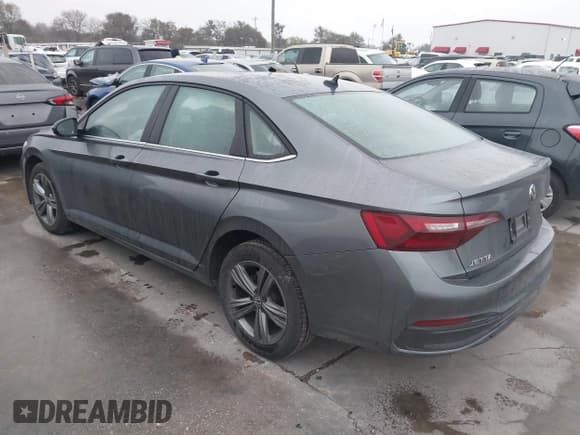 ✅ 2024 Volkswagen Jetta SE • VIN: 3VWEM7BU0RM055557 • Lot: 43824391. Listed on IAAI with 51,932 mi. Free auction sales archive from the USA and detailed vehicle history report at DreamBid. Image 3.