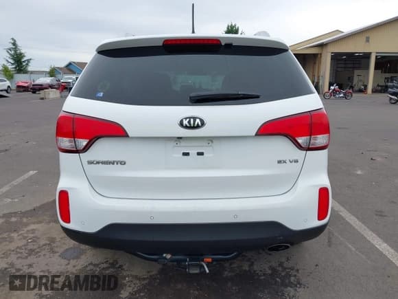 ✅ 2015 Kia Sorento EX • VIN: 5XYKUDA72FG640648 • Lot: 43340888. Listed on IAAI with 61,232 mi. Free auction sales archive from the USA and detailed vehicle history report at DreamBid. Image 16.