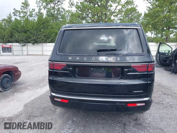 ✅ 2024 Jeep Wagoneer Series II • VIN: 1C4SJUBP5RS172355 • Lot: 42825997. Wystawiony na IAAI z przebiegiem 43 787 mil. Bezpłatny archiwum sprzedaży aukcyjnych z USA i szczegółowy raport historii pojazdu na DreamBid. Zdjęcie 16.