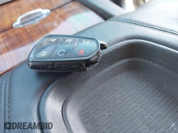 ✅ 2015 Cadillac Escalade Premium • VIN: 1GYS4CKJ1FR188045 • Lot: 42436037. Listed on IAAI with 156,997 mi. Free auction sales archive from the USA and detailed vehicle history report at DreamBid. Image 11.