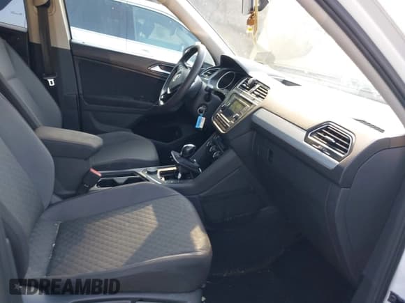 ✅ 2018 Volkswagen Tiguan S • VIN: 3VV0B7AX6JM119959 • Lot: 42967527. Listed on IAAI with 140,935 mi. Free auction sales archive from the USA and detailed vehicle history report at DreamBid. Image 5.