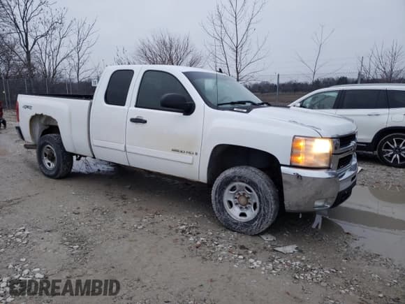 ✅ 2007 Chevrolet Silverado 2500HD Work Truck • VIN: 1GCHK29K37E519621 • Лот: 85595514. Опубликован ранее на Copart с пробегом 331 280 миль. Бесплатный доступ к архиву аукционных продаж из США и подробный отчёт об истории автомобиля на DreamBid. Изображение 4.