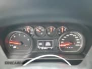 ✅ 2023 Chevrolet Silverado 2500HD Custom • VIN: 2GC4YMEY4P1707570 • Lot: 65927595. Wystawiony na Copart z przebiegiem 28 402 mil. Bezpłatny archiwum sprzedaży aukcyjnych z USA i szczegółowy raport historii pojazdu na DreamBid. Zdjęcie 9.