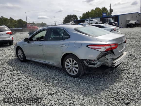2020 Toyota Camry LE с VIN 4T1C11AK5LU361541, выставлен на аукционе Copart как лот 80246155 с пробегом 52 644 миль миль и Списание • Salvage title. История ставок и продаж доступна на DreamBid. Изображение 2.