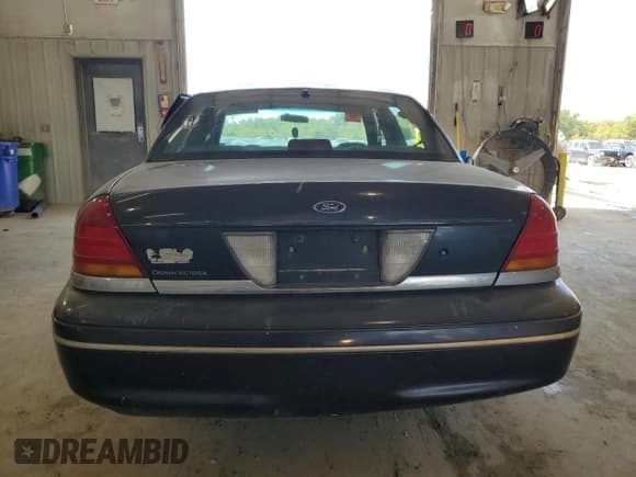 ✅ 1999 Ford Crown Victoria Police • VIN: 2FAFP71WXXX192272 • Лот: 73577384. Опубликован ранее на Copart с пробегом 278 535 миль. Бесплатный доступ к архиву аукционных продаж из США и подробный отчёт об истории автомобиля на DreamBid. Изображение 6.