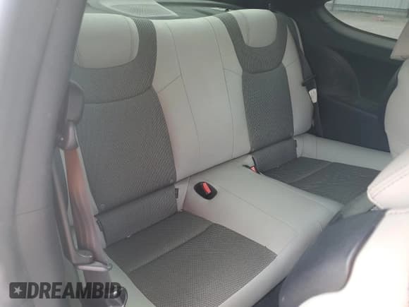 ✅ 2014 Hyundai Genesis Coupe R-Spec • VIN: KMHHT6KD1EU119779 • Lot: 46174445. Wystawiony na Copart z przebiegiem 98 236 mil. Bezpłatny archiwum sprzedaży aukcyjnych z USA i szczegółowy raport historii pojazdu na DreamBid. Zdjęcie 10.