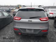 ✅ 2014 Jeep Cherokee Trailhawk • VIN: 1C4PJMBSXEW156973 • Lot: 43760581. Wystawiony na IAAI z przebiegiem 2 021 071 mil. Bezpłatny archiwum sprzedaży aukcyjnych z USA i szczegółowy raport historii pojazdu na DreamBid. Zdjęcie 16.