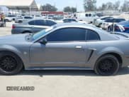 ✅ 1999 Ford Mustang • VIN: 1FAFP4046XF202967 • Lot: 42574831. Wystawiony na IAAI z przebiegiem 138 068 mil. Bezpłatny archiwum sprzedaży aukcyjnych z USA i szczegółowy raport historii pojazdu na DreamBid. Zdjęcie 14.