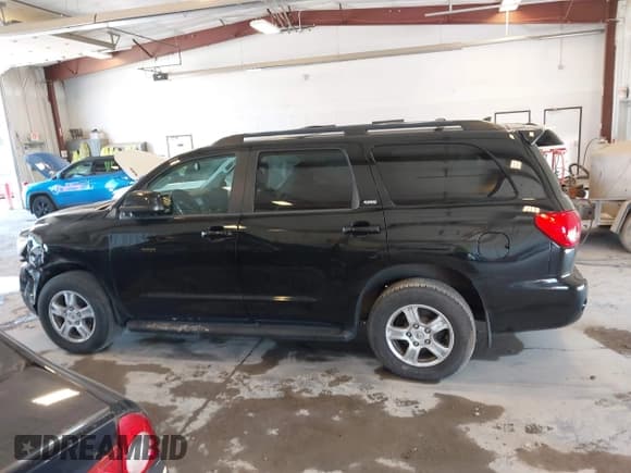 ✅ 2016 Toyota Sequoia SR5 • VIN: 5TDBW5G11GS139984 • Лот: 42771151. Опубликован ранее на IAAI с пробегом 104 861 миль. Бесплатный доступ к архиву аукционных продаж из США и подробный отчёт об истории автомобиля на DreamBid. Изображение 14.