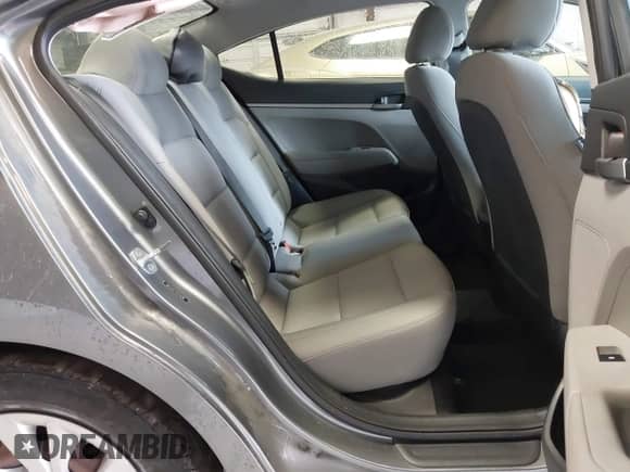 ✅ 2018 Hyundai Elantra SE • VIN: 5NPD74LF7JH376428 • Lot: 43406576. Listed on IAAI with 117,577 mi miles. Access the free auction sales archive from the USA and view a detailed vehicle history report at DreamBid. Image 8.