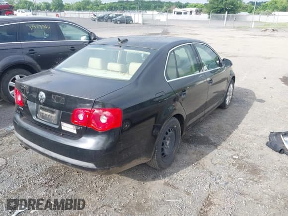 ✅ 2006 Volkswagen Jetta • VIN: 3VWAJ71K06M659516 • Lot: 42544873. Listed on IAAI with 92,129 mi. Free auction sales archive from the USA and detailed vehicle history report at DreamBid. Image 4.