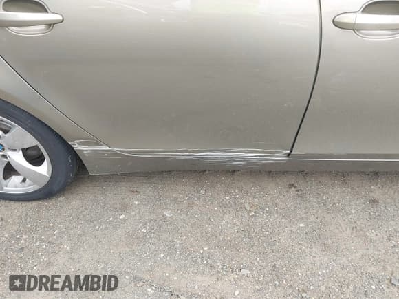 ✅ 2004 BMW 5 Series 530i • VIN: WBANA73564B802689 • Лот: 42754924. Опубликован ранее на IAAI с пробегом 200 213 миль. Бесплатный доступ к архиву аукционных продаж из США и подробный отчёт об истории автомобиля на DreamBid. Изображение 6.