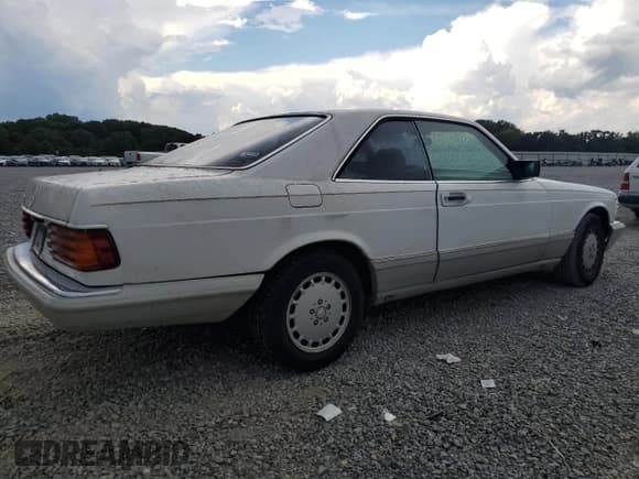 ✅ 1991 Mercedes-Benz 560 • VIN: WDBCA45E6MA583663 • Lot: 66163085. Wystawiony na Copart z przebiegiem 306 084 mil. Bezpłatny archiwum sprzedaży aukcyjnych z USA i szczegółowy raport historii pojazdu na DreamBid. Zdjęcie 3.