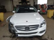 ✅ 2016 Mercedes-Benz C 300 • VIN: 55SWF4JB4GU119115 • Lot: 42258426. Wystawiony na IAAI z przebiegiem 88 765 mil. Bezpłatny archiwum sprzedaży aukcyjnych z USA i szczegółowy raport historii pojazdu na DreamBid. Zdjęcie 13.