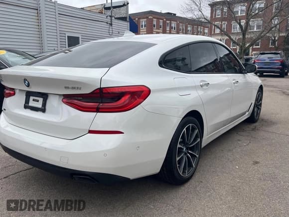 ✅ 2018 BMW 6 Series 640i xDrive • VIN: WBAJV6C52JBK07251 • Lot: 44818483. Wystawiony na Copart z przebiegiem 35 100 mil. Bezpłatny archiwum sprzedaży aukcyjnych z USA i szczegółowy raport historii pojazdu na DreamBid. Zdjęcie 4.