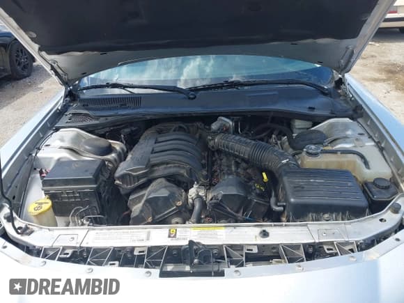 ✅ 2010 Dodge Charger • VIN: 2B3CA4CDXAH271954 • Lot: 43125366. Wystawiony na IAAI z przebiegiem 206 964 mil. Bezpłatny archiwum sprzedaży aukcyjnych z USA i szczegółowy raport historii pojazdu na DreamBid. Zdjęcie 10.