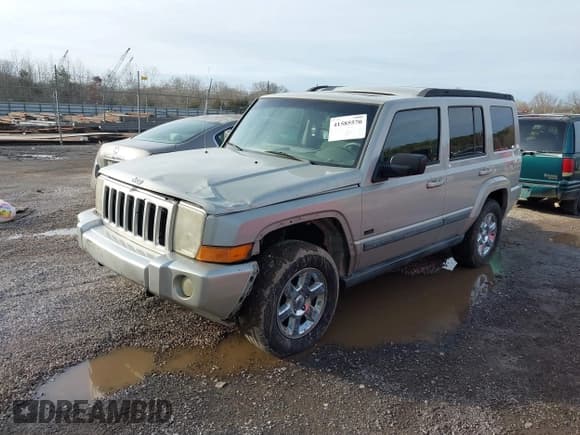 ✅ 2007 Jeep Commander Sport • VIN: 1J8HH48PX7C673318 • Lot: 41585570. Wystawiony na IAAI z przebiegiem 188 977 mil. Bezpłatny archiwum sprzedaży aukcyjnych z USA i szczegółowy raport historii pojazdu na DreamBid. Zdjęcie 2.