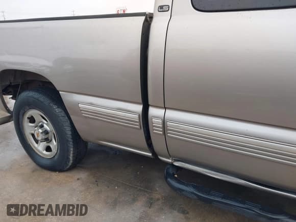 ✅ 2000 Chevrolet Silverado 1500 • VIN: 2GCEC19WXY1357051 • Лот: 41535946. Опубликован ранее на IAAI с пробегом 154 163 миль. Бесплатный доступ к архиву аукционных продаж из США и подробный отчёт об истории автомобиля на DreamBid. Изображение 21.