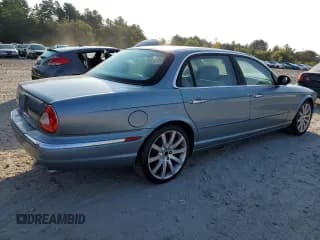 ✅ 2005 Jaguar XJ 8 LWB • VIN: SAJWA79C75SG46486 • Lot: 71781854. Wystawiony na Copart z przebiegiem 72 927 mil. Bezpłatny archiwum sprzedaży aukcyjnych z USA i szczegółowy raport historii pojazdu na DreamBid. Zdjęcie 3.