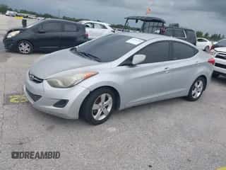 2013 Hyundai Elantra GLS z VIN 5NPDH4AE6DH337941, wystawiony jako IAAI lot #43254788 z przebiegiem 232 174 mil mil oraz . Historia ofert i sprzedaży dostępna na DreamBid. Obrazek 2.