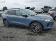 ✅ 2024 Ford Escape PHEV • VIN: 1FMCU0E17RUB46917 • Lot: 68847835. Wystawiony na Copart z przebiegiem 6 203 mil. Bezpłatny archiwum sprzedaży aukcyjnych z USA i szczegółowy raport historii pojazdu na DreamBid. Zdjęcie 4.