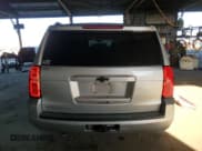 ✅ 2019 Chevrolet Suburban LS • VIN: 1GNSCGKC3KR264769 • Lot: 82259595. Wystawiony na Copart z przebiegiem 76 803 mil. Bezpłatny archiwum sprzedaży aukcyjnych z USA i szczegółowy raport historii pojazdu na DreamBid. Zdjęcie 6.