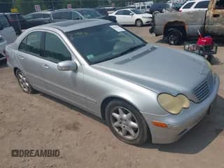 ✅ 2003 Mercedes-Benz C 240 • VIN: WDBRF81J53F415391 • Lot: 42395978. Wystawiony na IAAI z przebiegiem 201 659 mil. Bezpłatny archiwum sprzedaży aukcyjnych z USA i szczegółowy raport historii pojazdu na DreamBid. Zdjęcie 1.