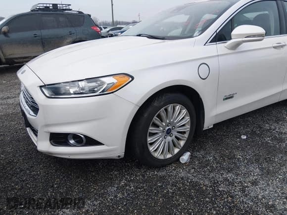 ✅ 2014 Ford Fusion Titanium • VIN: 3FA6P0SU6ER397622 • Lot: 43816342. Listed on IAAI with 121,145 mi. Free auction sales archive from the USA and detailed vehicle history report at DreamBid. Image 12.